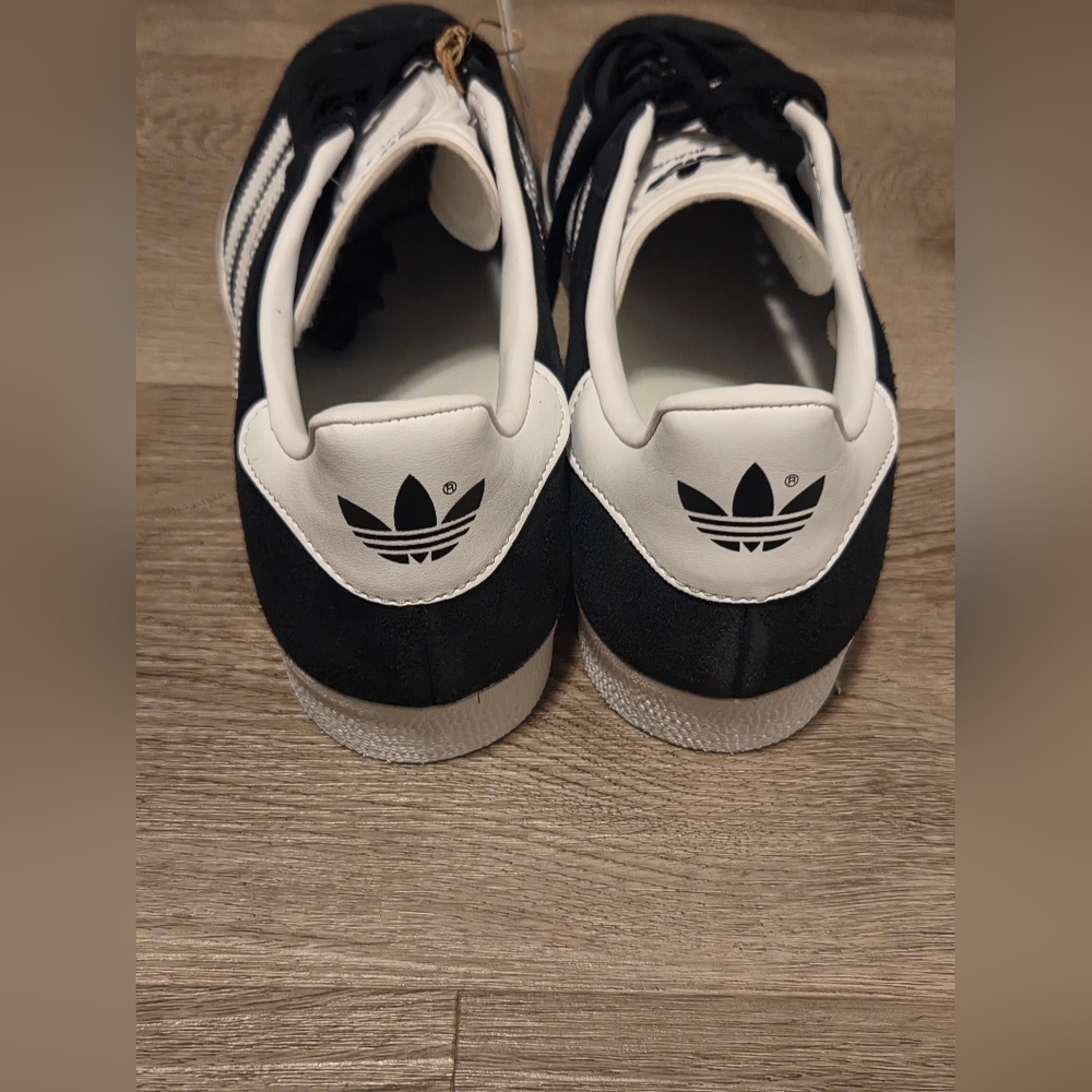 adidas Gazelle Black and White Men's Shoes - Picture 5 of 6